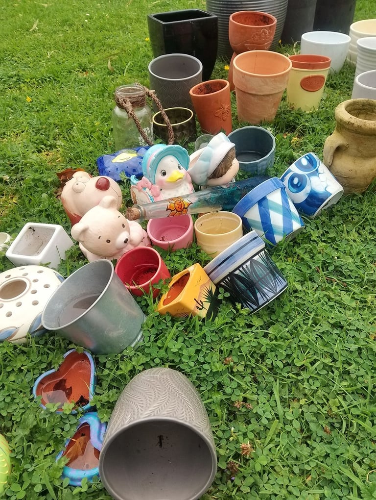 Custom planters available for special occasions 