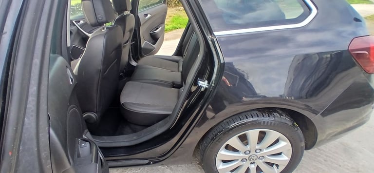 2011 Vauxhall Astra 2.0 Cdti Diesel Estate Automatic 47k FSH