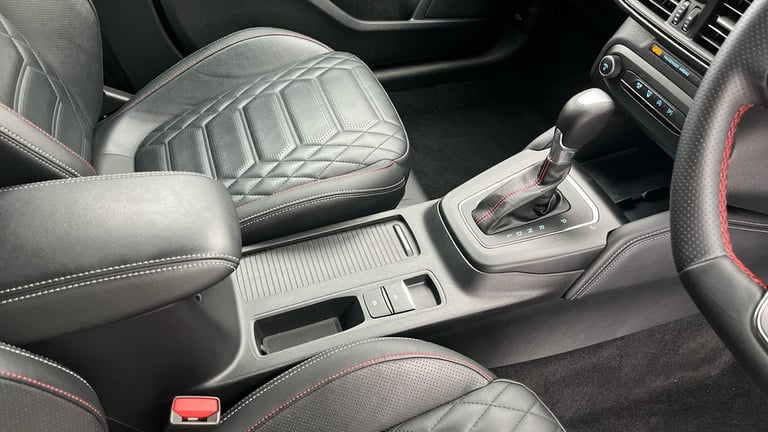 2022 Ford Focus Focus ST-Line Vignale 5 door 1.0L EcoBoost 155PS mHEV FWD 7 Speed PowerShif 5 doo...
