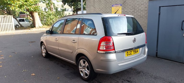 2009 Vauxhall Zafira 1.6 LONG MOT FSH Drives Superb