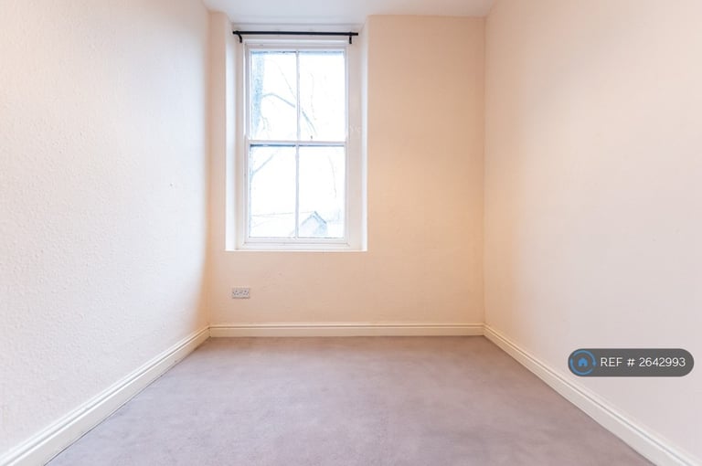 2 bedroom flat in Bath Road, Buxton, SK17 (2 bed) (#2642993)