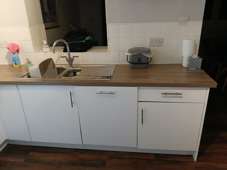 Full kitchen for sale with integrated appliances