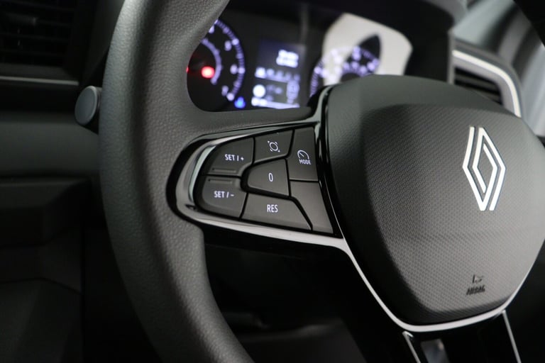 2025 Renault Master LM35 Blue dCi 150 Advance Medium Roof Van Auto PANEL VAN DIESEL Automatic