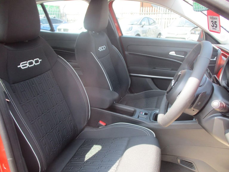 2025 Fiat 600 1.2 MHEV SUV 5dr Petrol Hybrid e-DCT Euro 6 (s/s) (100 ps) HATCHBACK Petrol/Electri...