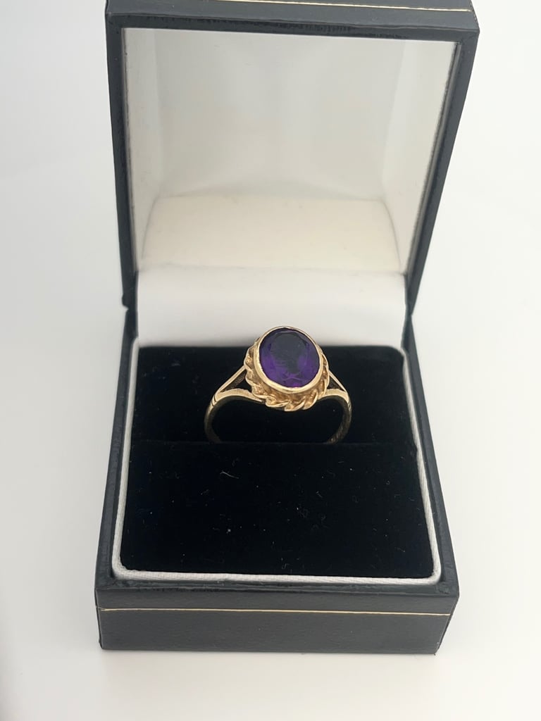 9ct Gold (375) + Amethyst Ring