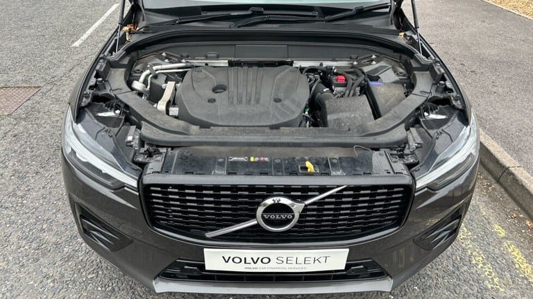 2021 Volvo XC60 R-Design, B5 AWD mild hybrid Estate Petrol Automatic