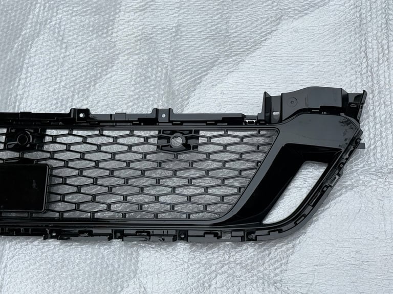 Land Rover Discovery Sport L550 Front Bumper Grill LK72-17F791-F Genuine.