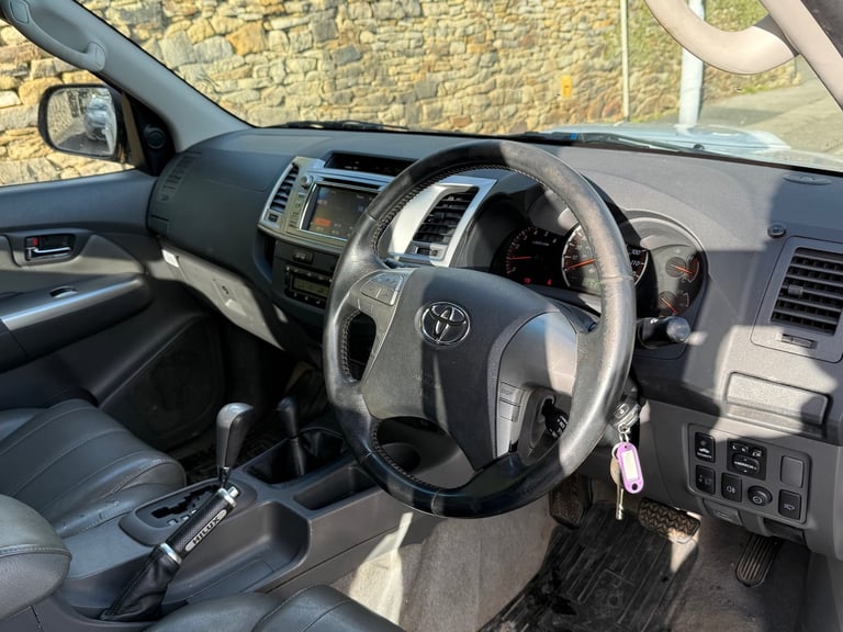 2012 TOYOTA HILUX INVINCIBLE DOUBLE CAB D/C 3.0 D4-D AUTO 4X4 WHITE 