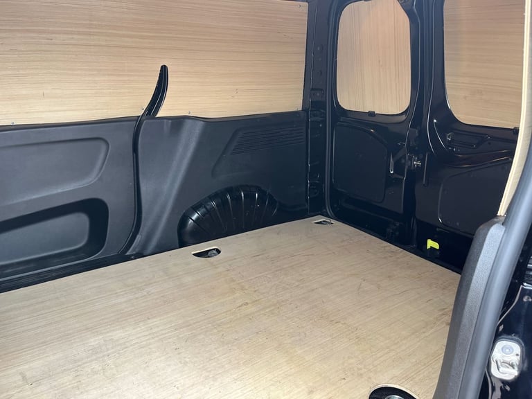  Vauxhall Combo Electric 2300 50kwh Sportive Panel Van 6dr Electric Auto L2 H1