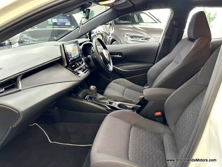 Toyota Corolla ICON TECH [SAT NAV, HEATED SEATS &amp; REVERSE CAMERA]