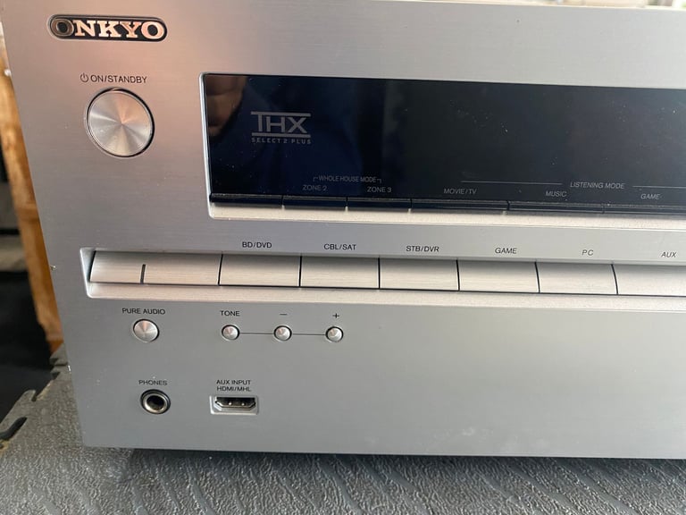 ONKYO SURROUND SOUND AMPLIFIER SILVER 