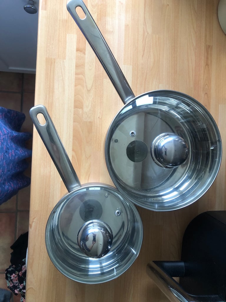 Saucepan set