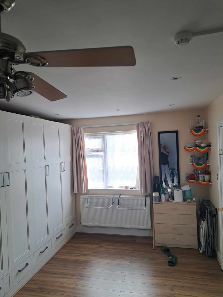 Spacious & Cosy Ensuite Room for Rent TW14 0JS 