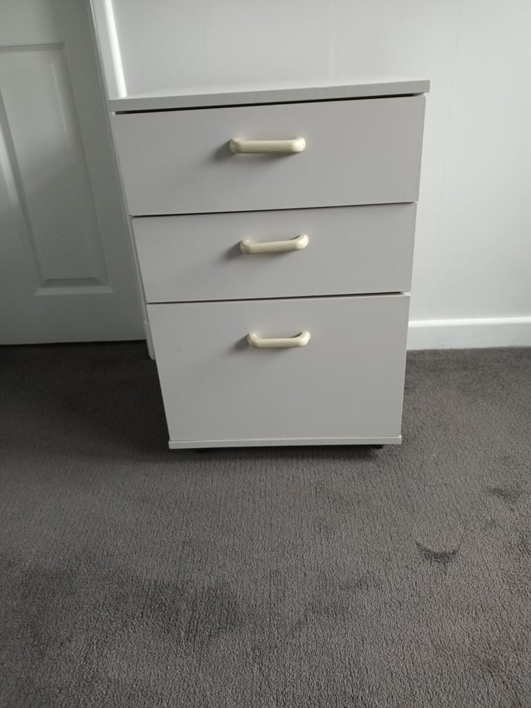 Small Set of Drawers/Filing