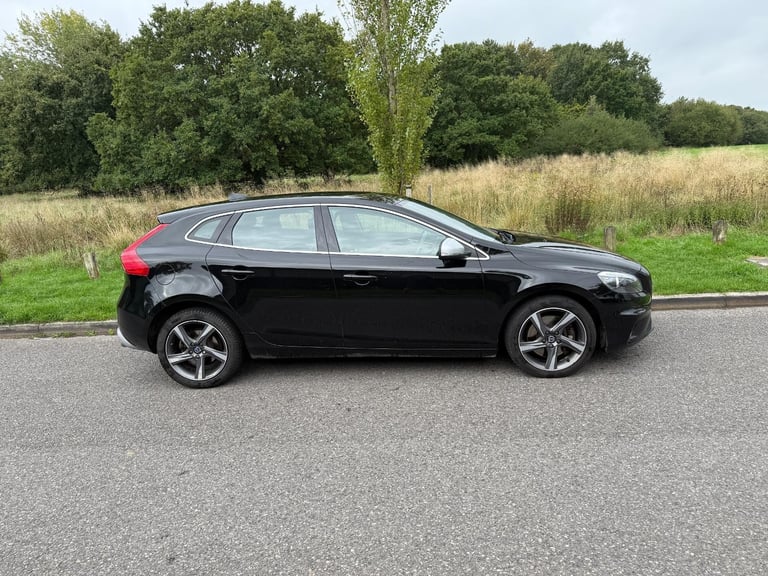 Volvo V40 2.0 D2 R-Design Auto Euro 6 5dr DIESEL AUTOMATIC 2015/65