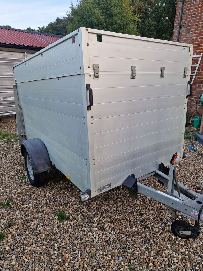 Box trailer