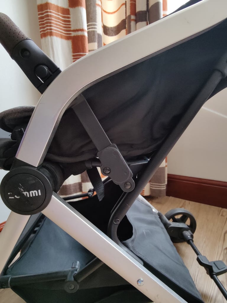 Zummi Explorer compact stroller / buggie