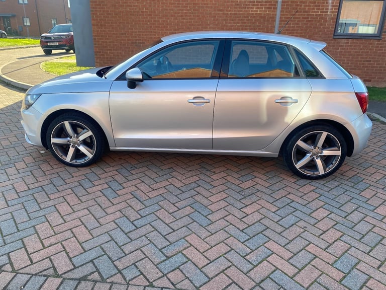 Audi, A1, Hatchback, 2012, Semi-Auto, 1390 (cc), 5 doors