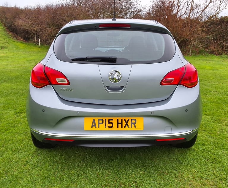 2015 Vauxhall Astra 1.4i 16V Design 5dr HATCHBACK Petrol Manual