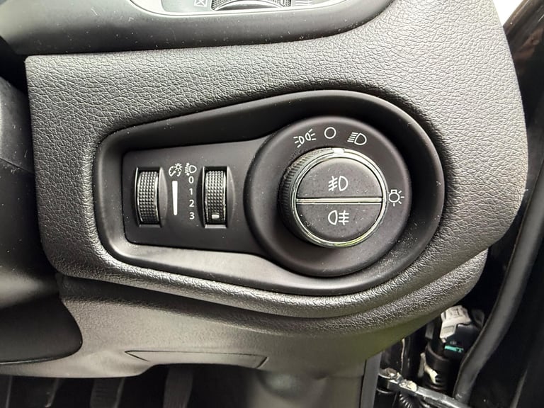 2015 Jeep Renegade 1.6 MultiJetII Limited SUV 5dr Diesel Manual Euro 5 (s/s) (120 ps) ESTATE Dies...