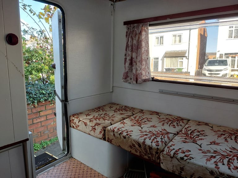 Rapido pop up caravan/trailer