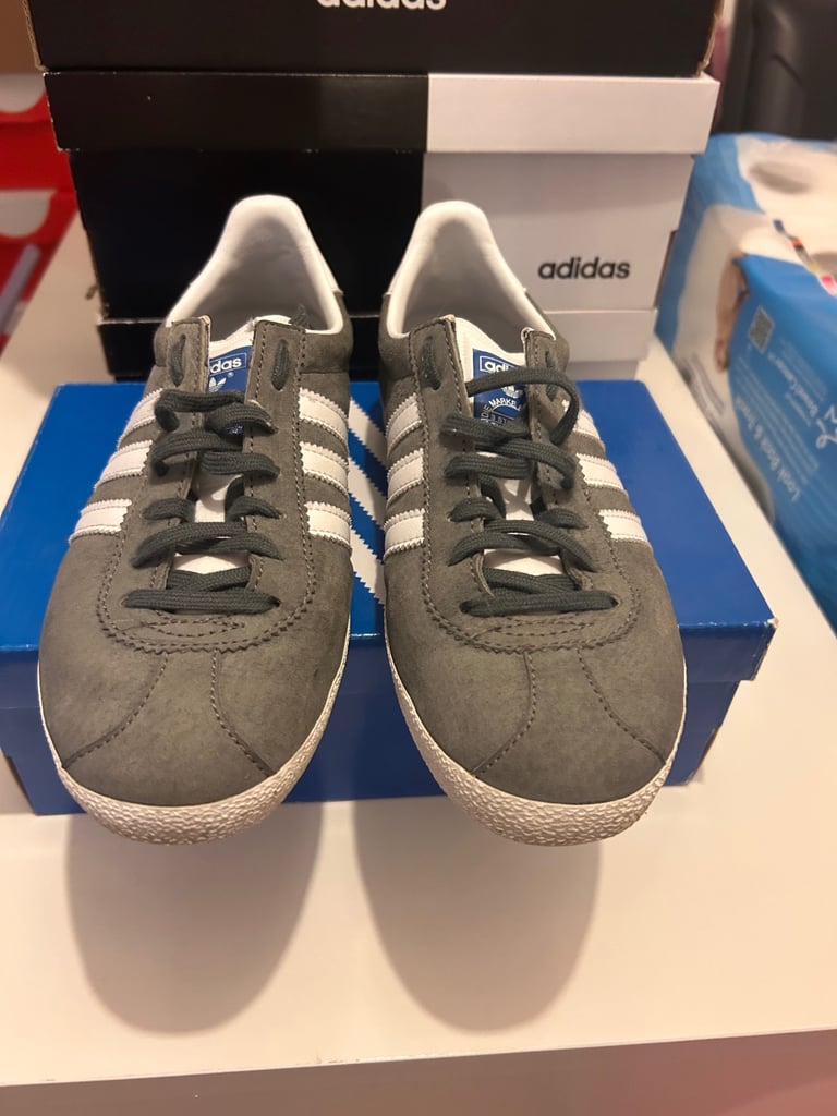 Ladies trainers