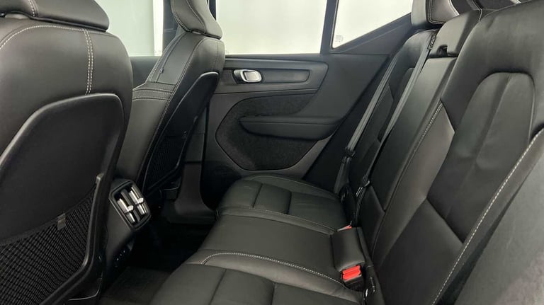 2022 Volvo XC40 2.0 B4P Ultimate Dark 5dr Auto SUV Petrol Automatic