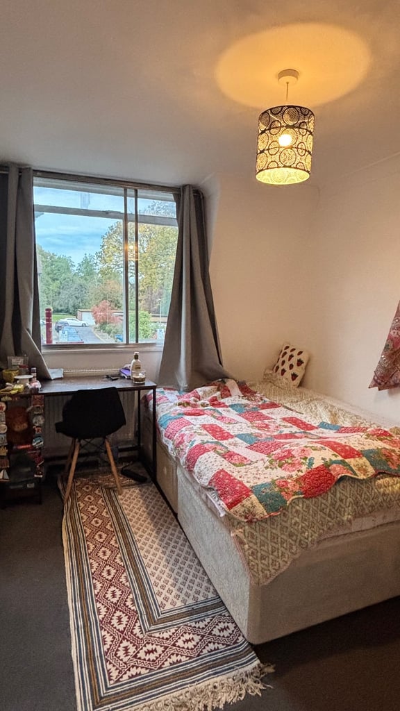 Room For Rent- Quiet house share, £695 (pcm)