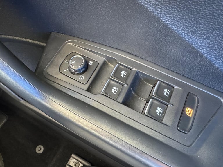 2018 Volkswagen T-Roc 1.5 TSI EVO SEL Euro 6 (s/s) 5dr HATCHBACK Petrol Manual