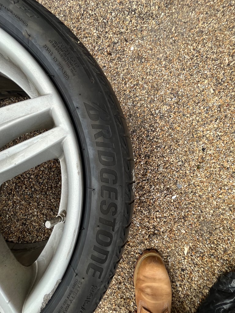 🛞 Genuine BMW 19” M Sport Alloy Wheels – Staggered Set with 2x Bridgestone Run Flat Tyres 🛞