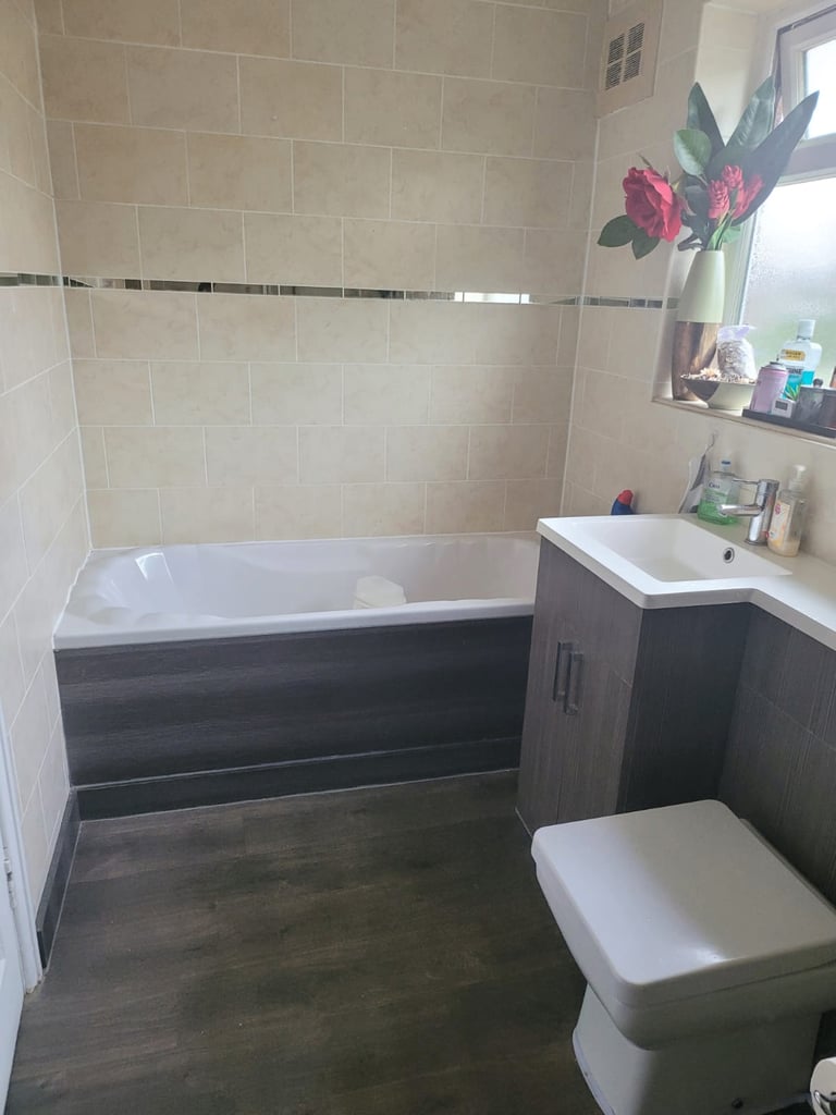 Spacious & Fully Furnished Double Room for Rent – TF4 2AR