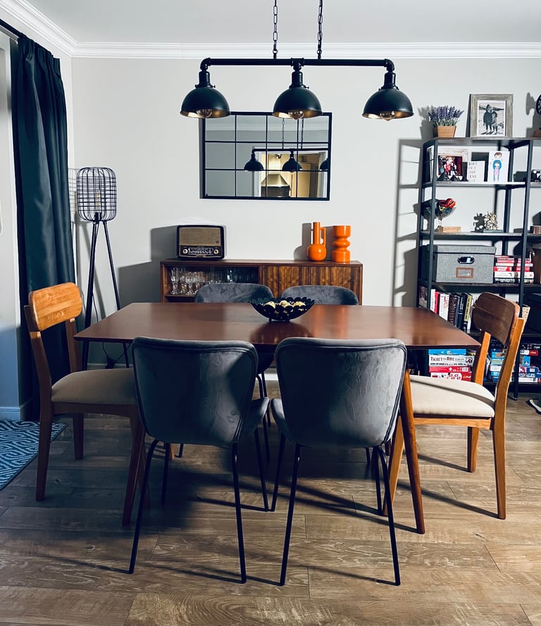Bespoke basically new dining table set for 6  in mid.century- modern style