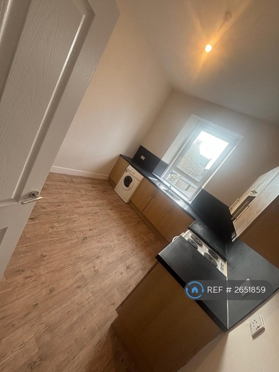2 bedroom flat in High Street, Fraserburgh, AB43 (2 bed) (#2651859)
