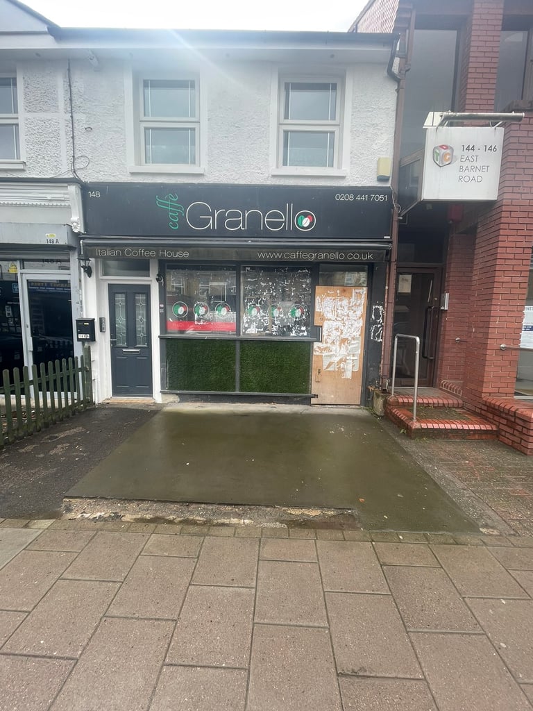 Vacant Coffee shop/Cafe premises to let in Barnet North London 