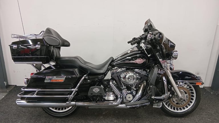 image for HARLEY DAVIDSON ELECTRA GLIDE CLASSIC ** 12 MONTH MOT - PANNIERS -VANCE HINES **