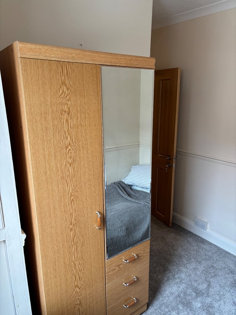Single Room to let 