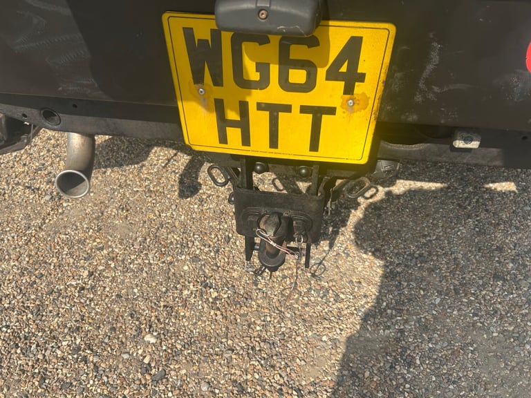 2014 Land Rover Defender Hi Capacity PickUp TDCi [2.2] cherry picker PICK UP Diesel Manual