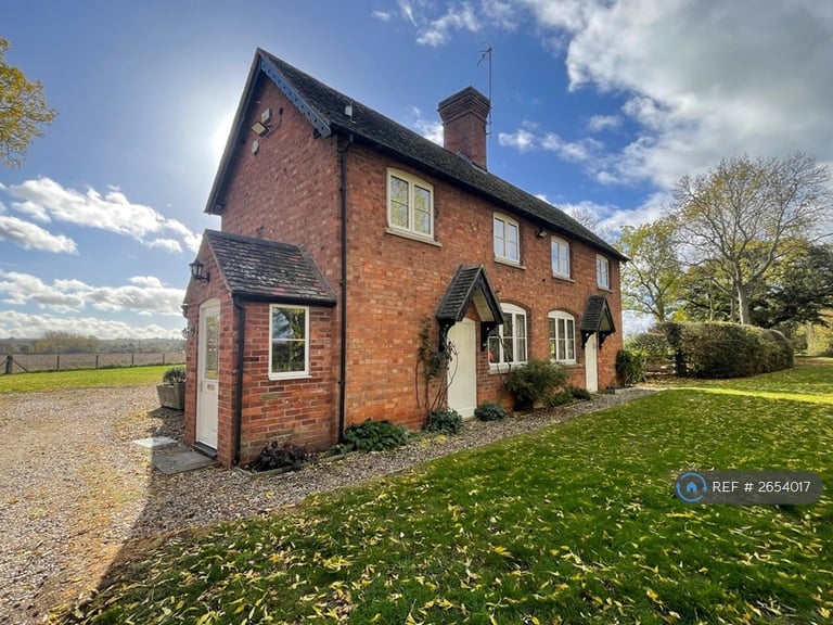 4 bedroom house in Hunscote Lane, Wellesbourne, Warwick, CV35 (4 bed) (#2654017)