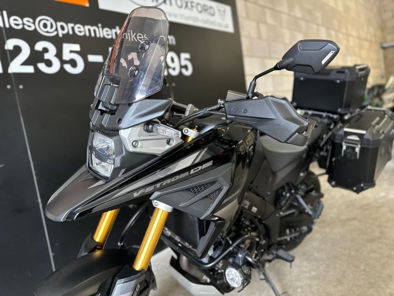 STUNNING ONE OWNER 2023/23 SUZUKI V-STROM 1050 DE MOTORCYLE 