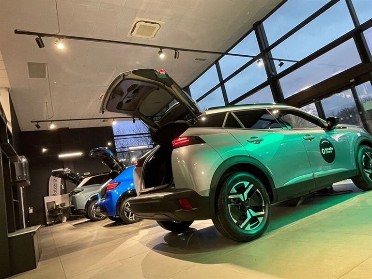 2024 Peugeot E-3008 73kWh GT SUV 5dr Electric Auto (210 ps) SUV Electric Automatic