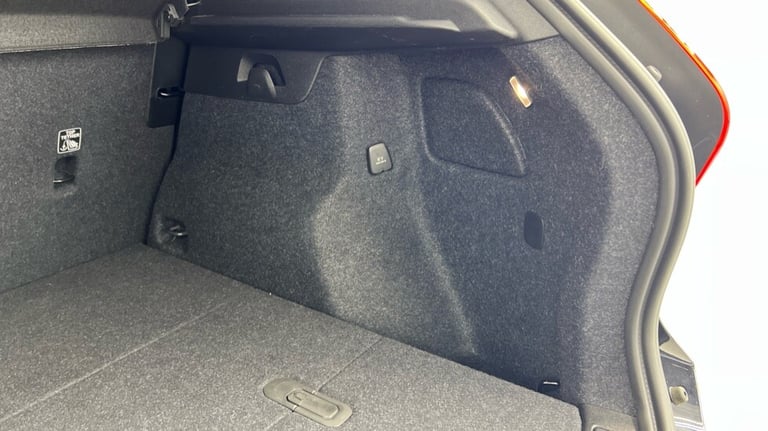 2025 Volvo XC40 Black Edition Plus, B3 Mild hybrid, Petrol (Rear Camera, BLIS) Estate Petrol Auto...