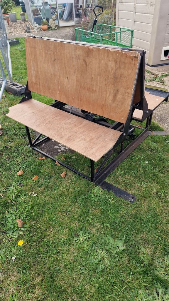 3/4 rock n roll camper bed