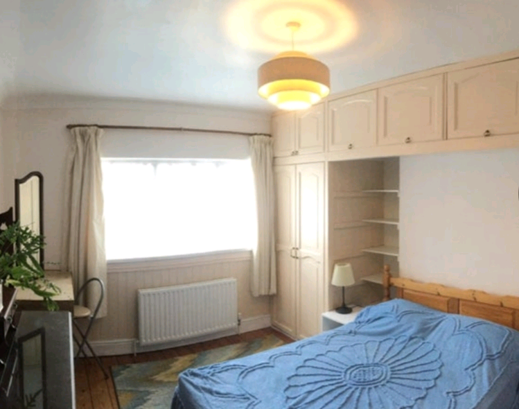 TWO DOUBLE ROOMS TO RENT İN POOLE.
