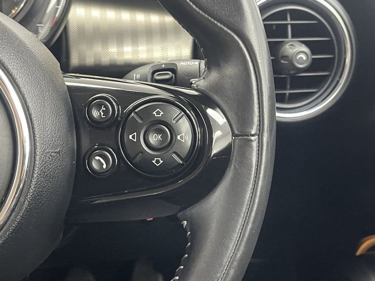 2019 MINI Hatch 1.5 Cooper Exclusive Hatchback 3dr Petrol Manual Euro 6 (s/s) (136 ps) Hatchback ...