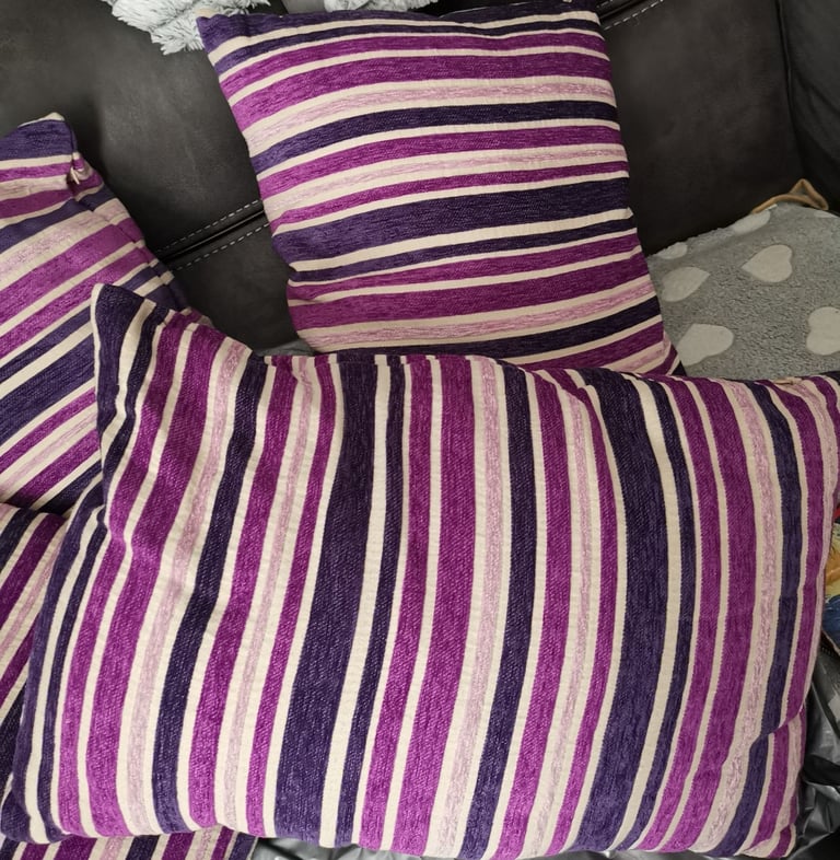 cushions set of 4 only £5