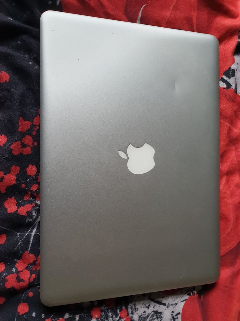 APPLE MACBOOK PRO A1278 13INCH LAPTOP WITH CHARGER 2.4GHZ I5 CPU, 8GB DDR3 128GB SSD MACOS BIG SUR. 