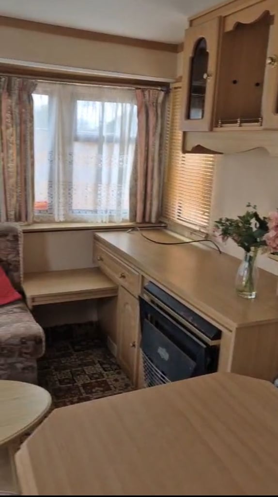For Rent: Spacious Two-Bedroom Static Caravan in Cottenham, Cambridge