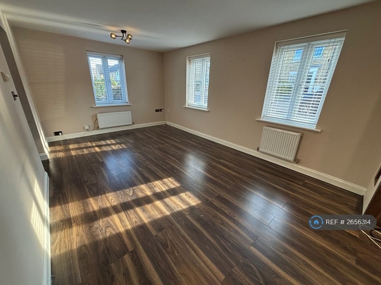 3 bedroom house in Primrose Way, Minster On Sea, Sheerness, ME12 (3 bed) (#2656314)