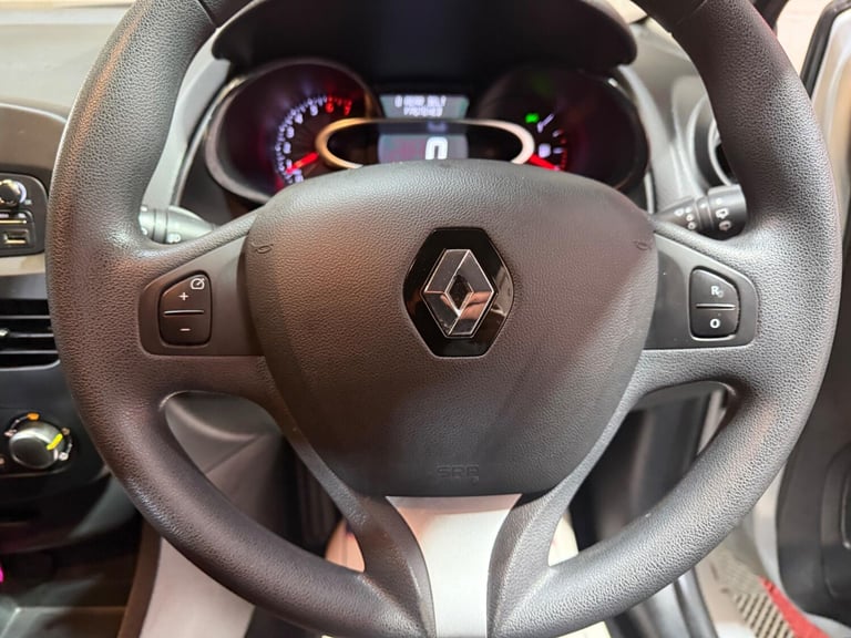 2016 Renault Clio 1.2 16V Play Euro 6 5dr HATCHBACK Petrol Manual