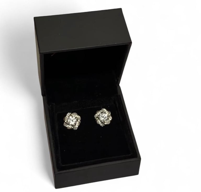 Jeulia Knot of Love Sterling Silver Stud Earrings Brand New with Box 